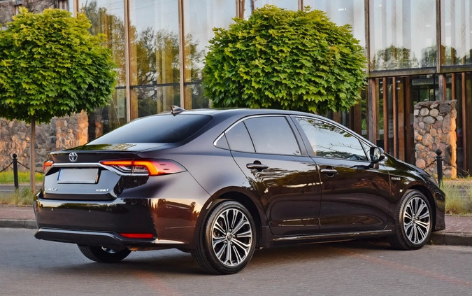 Toyota Corolla cena 83700 przebieg: 38800, rok produkcji 2019 z Sochaczew małe 704